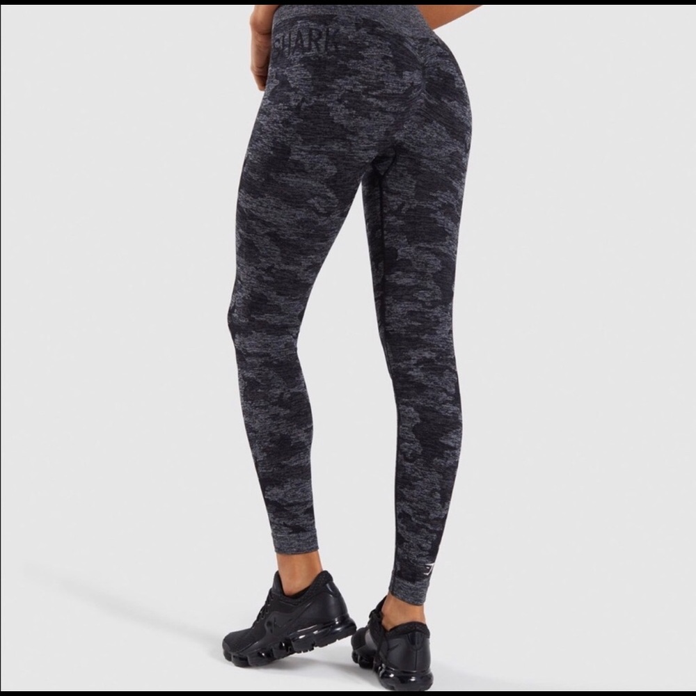 ISO GYMSHARK BLACK CAMO